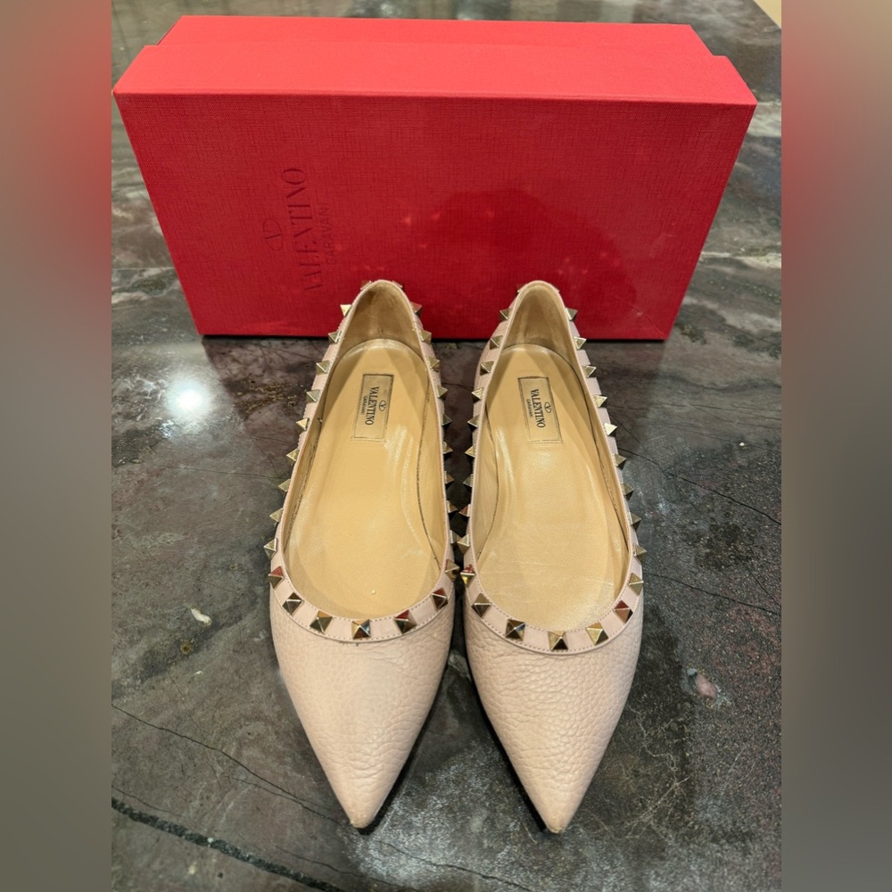 🦢VALENTINO-Patent Rockstud Ballet Flats🦢